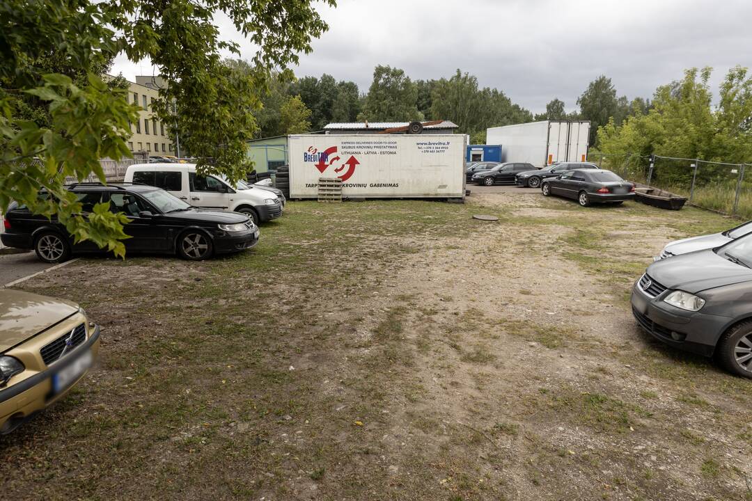Zona: čia patenka prasižengusių vairuotojų automobiliai.