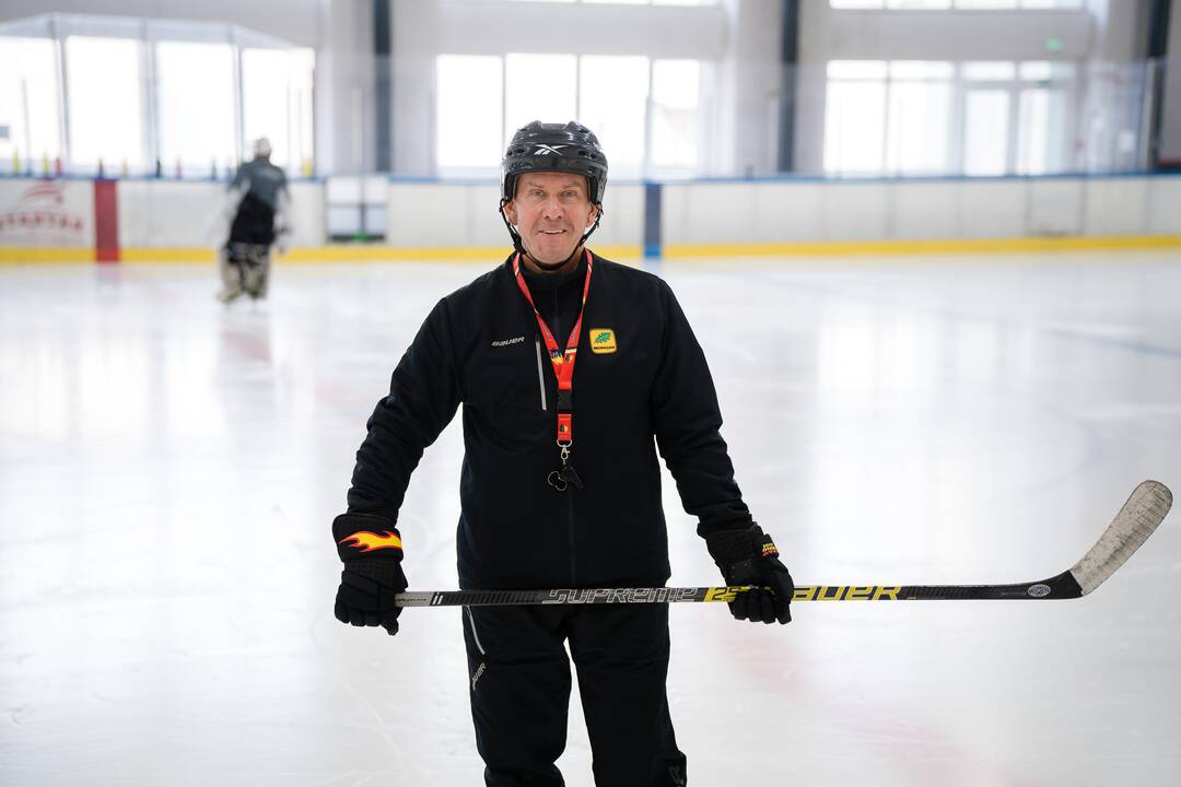 Misija: L. Paražinsko vadovaujamoje ledo ritulio mokykloje vaikai įgyja ne vien šios sporto šakos pradmenų, bet ir ugdo charakterį, bendravimo įgūdžius, fizinę ištvermę.