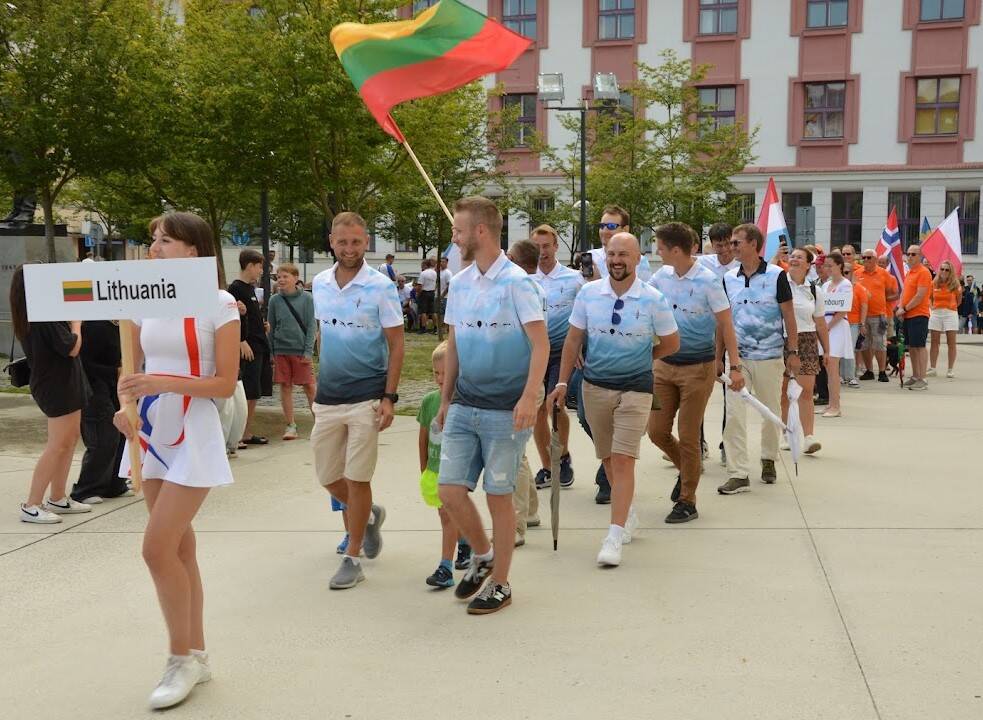 Prizininkai: Europos čempionato klubinės sklandytuvų klasės varžybų medalius išsidalijo (iš kairės) T. Suchanekas, J. Flisas ir G. Sabeckis.