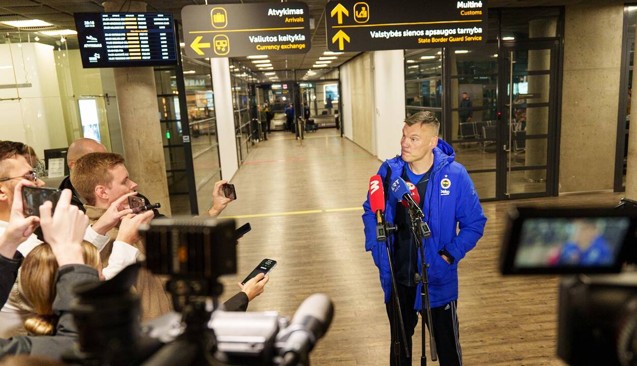 Darbai: anot T. Sabonio, trenerių štabas su A. Trinchieri kol kas bendrauja vaizdo ryšiu.
