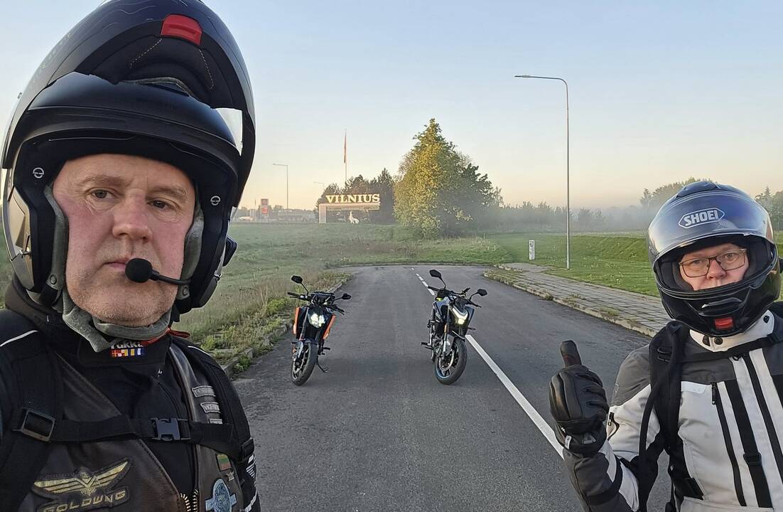 Kolegos: A. Bubinas ir L. Pečiukaitis kelionėje iš Vilniaus į Berlyną ir atgal užtruko 23 val. 54 min.