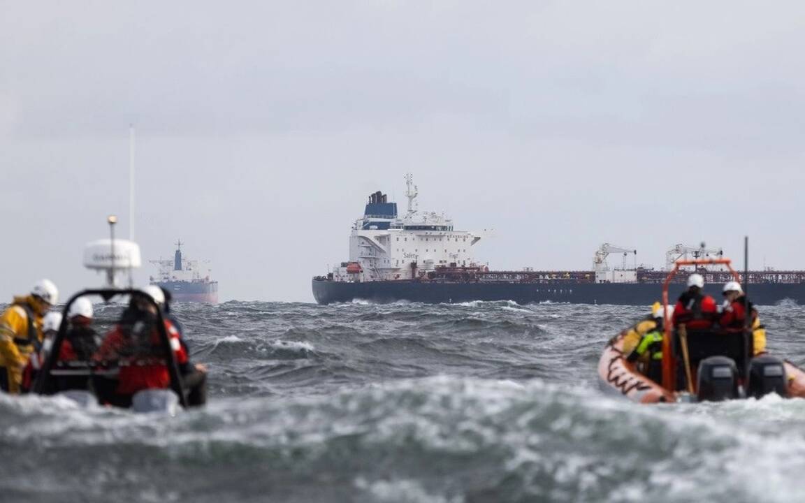 Kovotojai: „Greenpeace“ aktyvistų protestas prieš tanklaivį „Seagull“ su rusiška nafta.