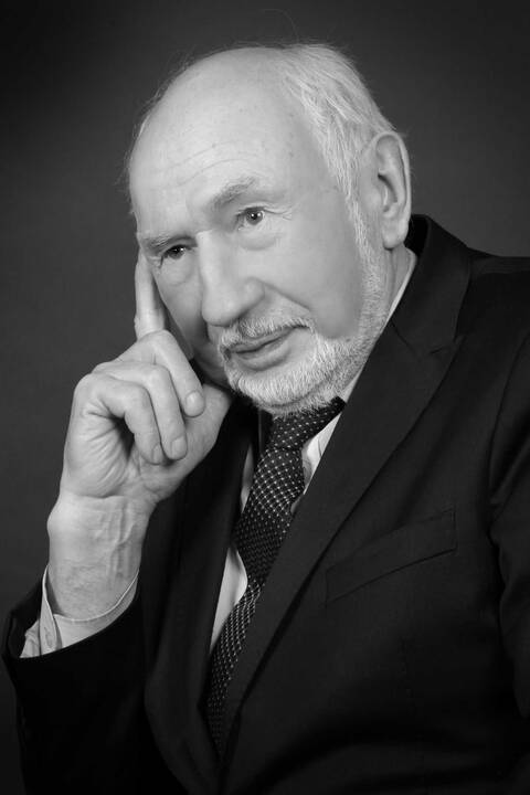 Rezultatas: sukaupęs daug medžiagos apie istorinius laikrodžius, L. Klimka norėjo pasidalyti ja su skaitytojais.