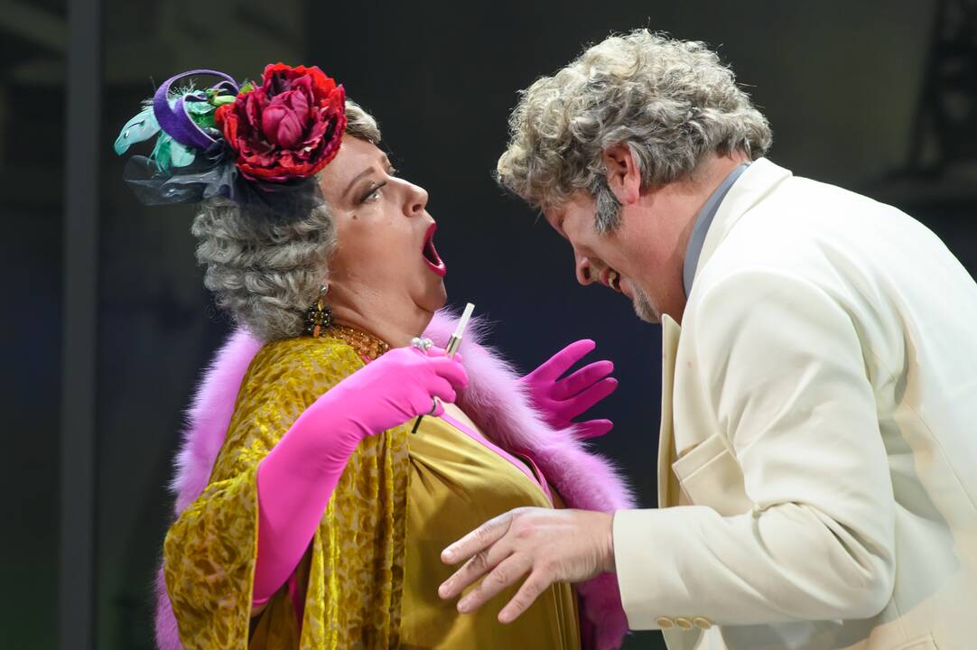 Duetas: pagrindinė operetės pora – grafas Renė (A. Apšega) ir solistė Andžela (G. Bukinė).