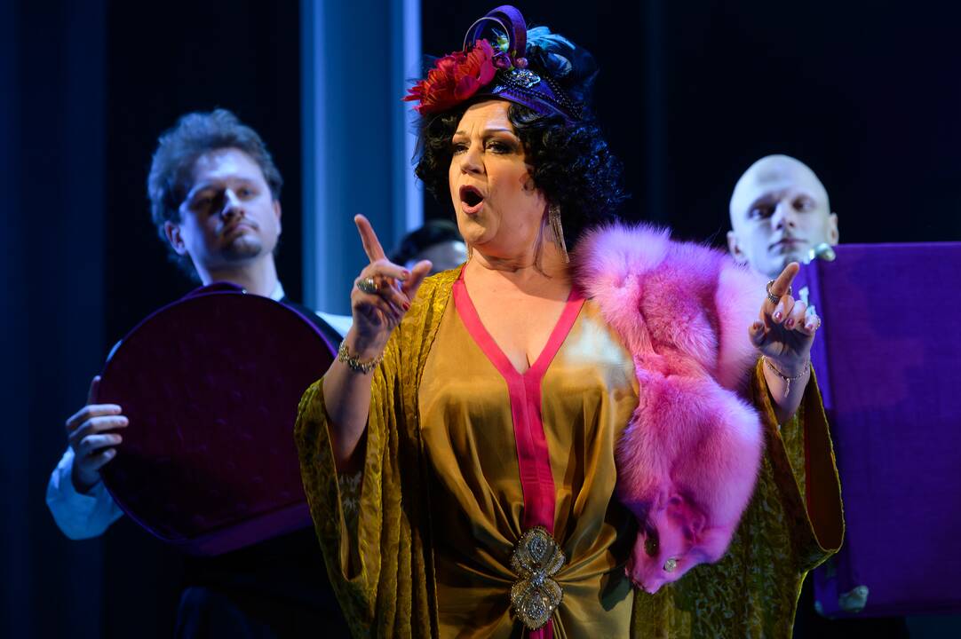 Duetas: pagrindinė operetės pora – grafas Renė (A. Apšega) ir solistė Andžela (G. Bukinė).