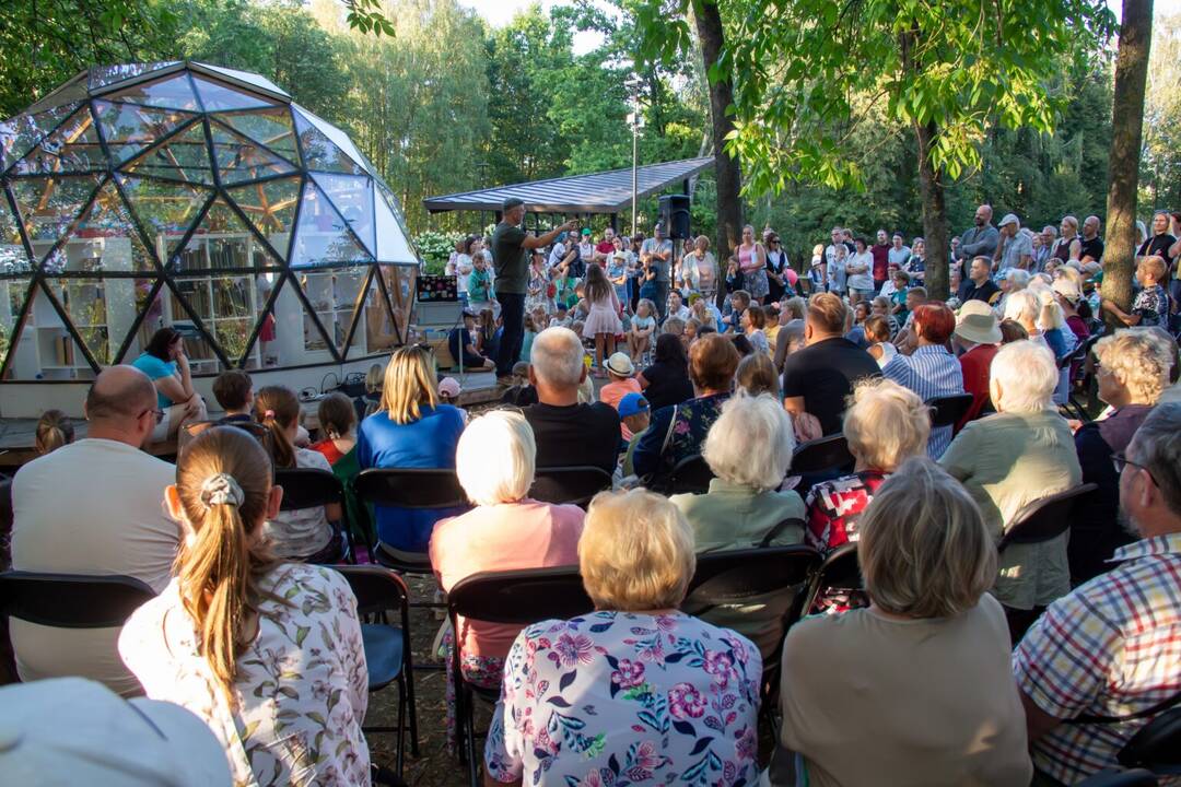 Susidomėjimas: per vasarą skaityklos parkuose sulaukė daugiau kaip 32 tūkst. lankytojų.