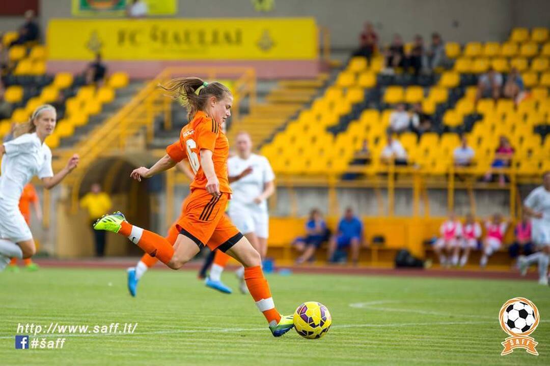 Futbolininkės S. Veličkaitės dilema: finansų matematika ar sportas