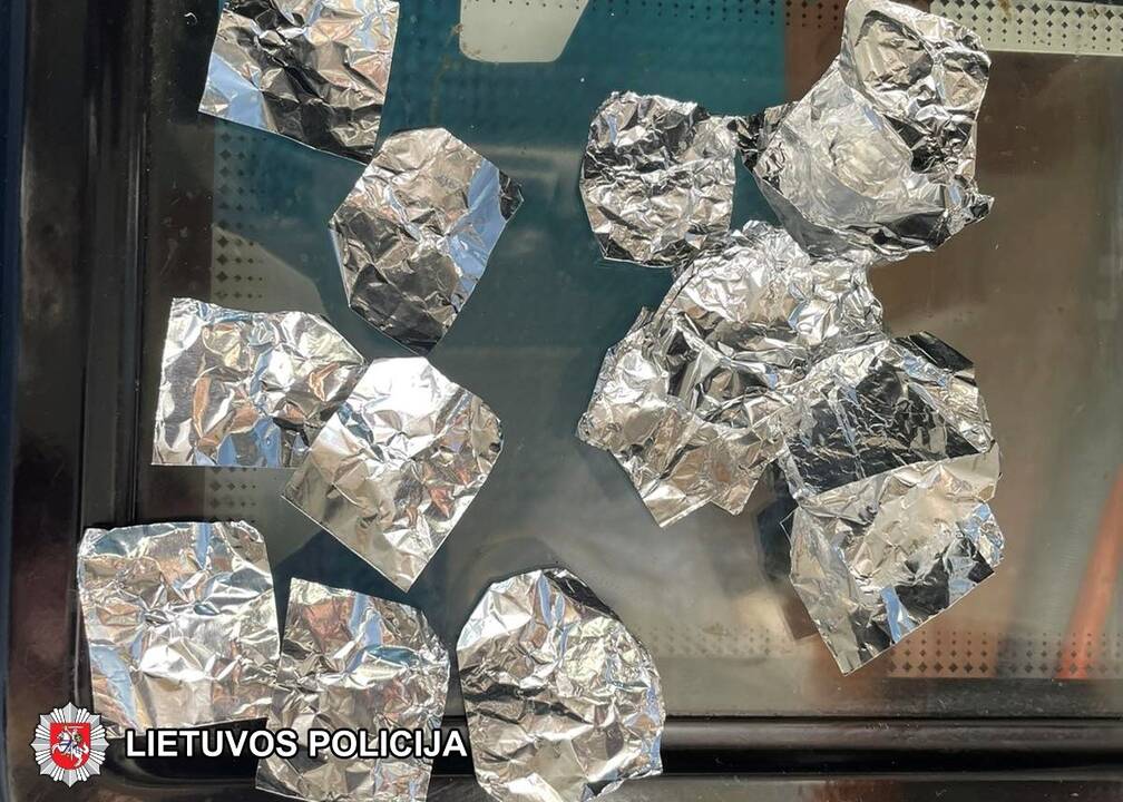 Septyniolikmečio vairuotame automobilyje policija aptiko marihuanos