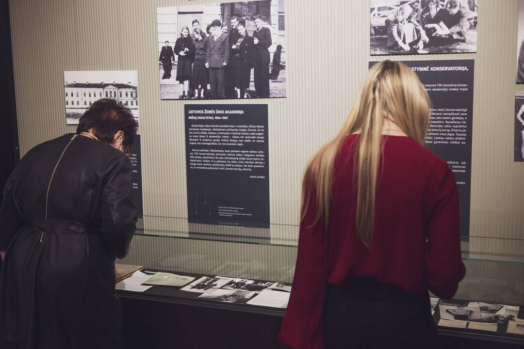 Įdomu: ekskursijoje parodos kuratorė L. Armonaitė atskleis legendinio spektaklio atsiradimo detales ir jo reikšmę Lietuvos teatrui