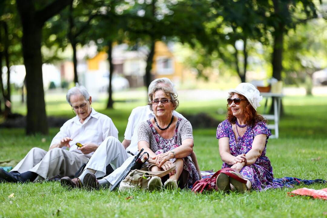 Naugardiškių parke pagerbtos Onos