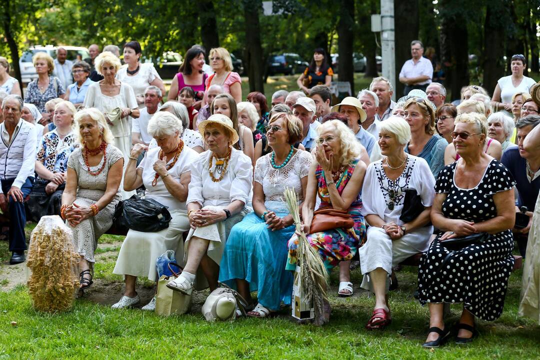 Naugardiškių parke pagerbtos Onos