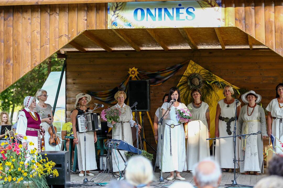 Naugardiškių parke pagerbtos Onos