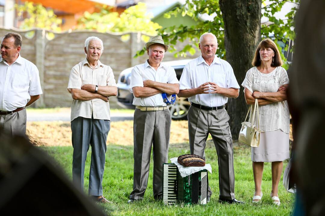 Naugardiškių parke pagerbtos Onos