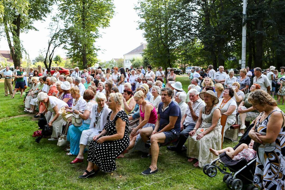 Naugardiškių parke pagerbtos Onos