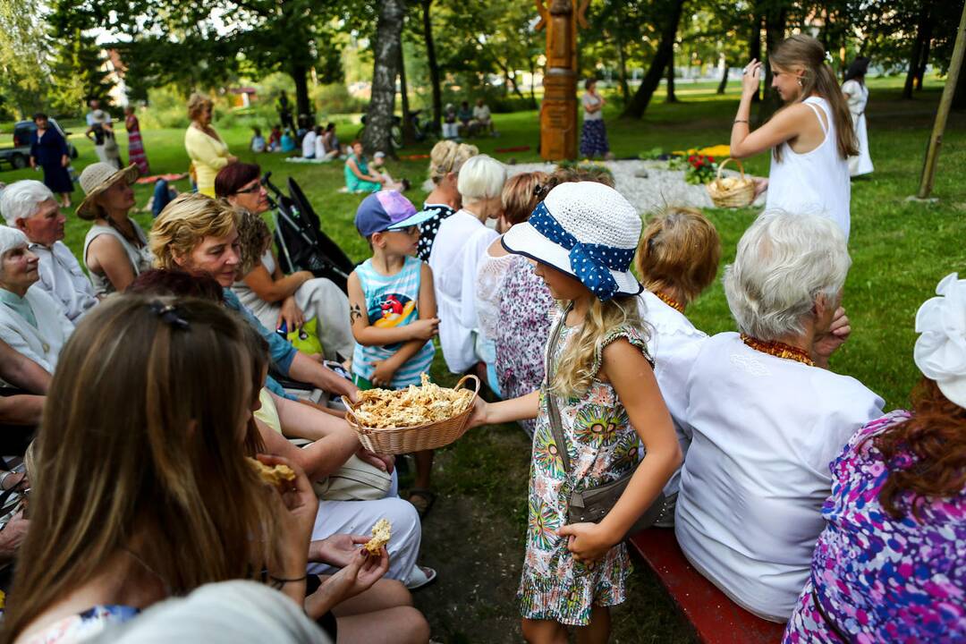 Naugardiškių parke pagerbtos Onos