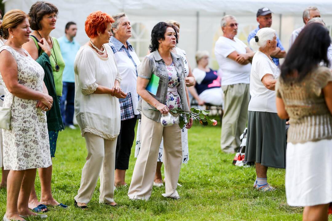 Naugardiškių parke pagerbtos Onos