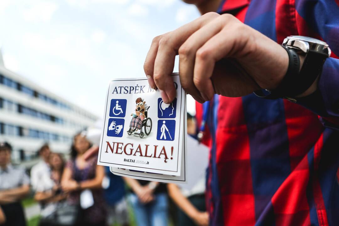 Pilietinė akcija "Atspėk negalią!"