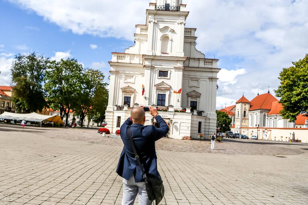 Įtrūko Kauno rotušės sienos