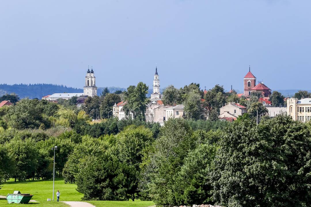 Įtrūko Kauno rotušės sienos