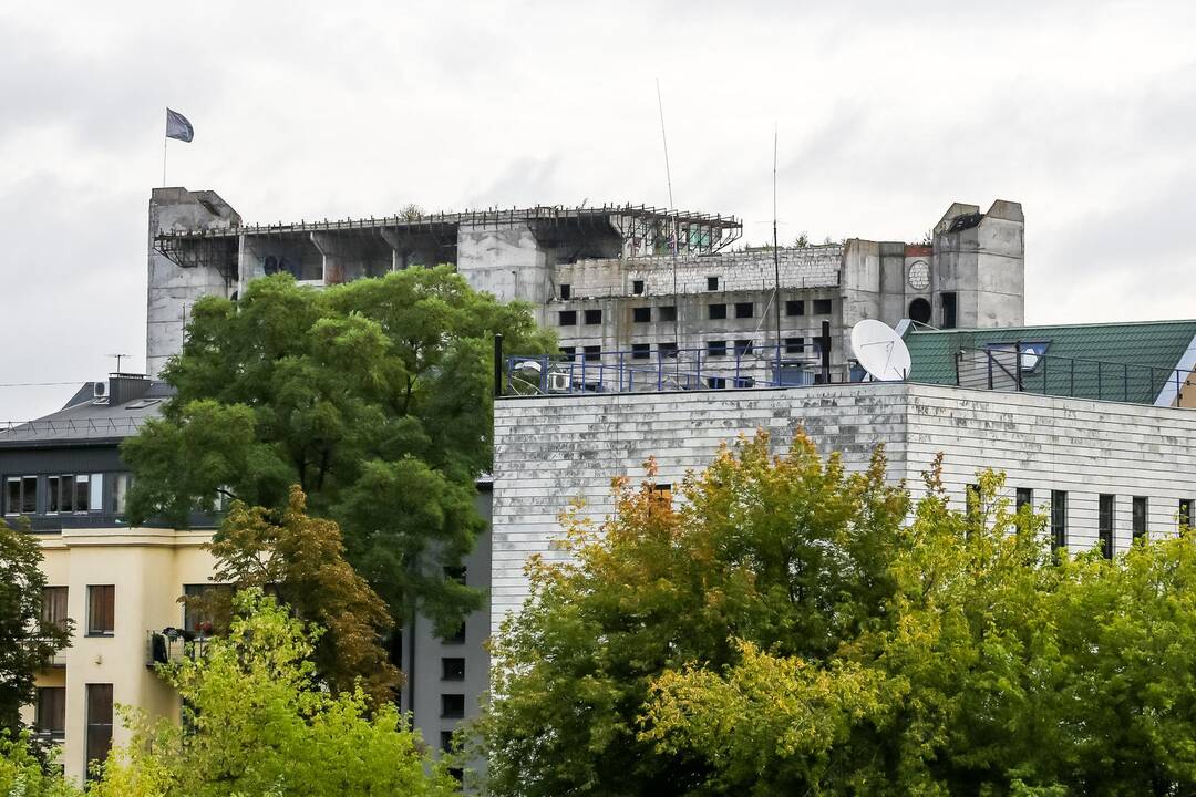 Ant viešbučio "Britanika" iškelta pilka vėliava
