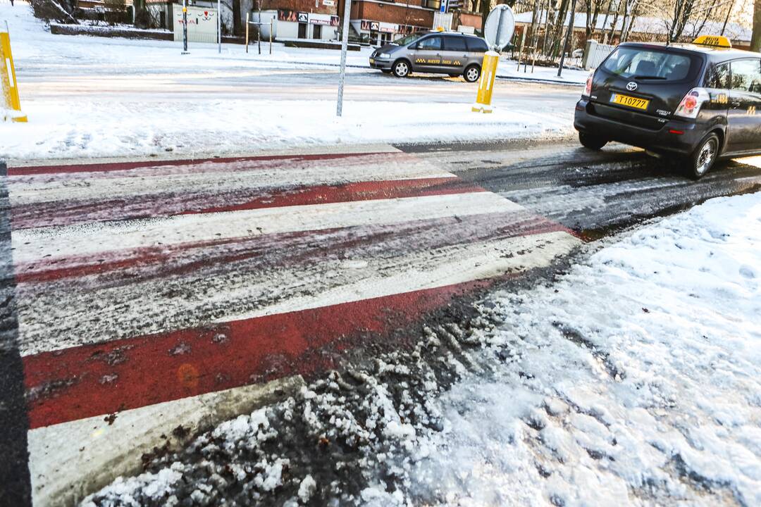 Kauno gatvėse slidu