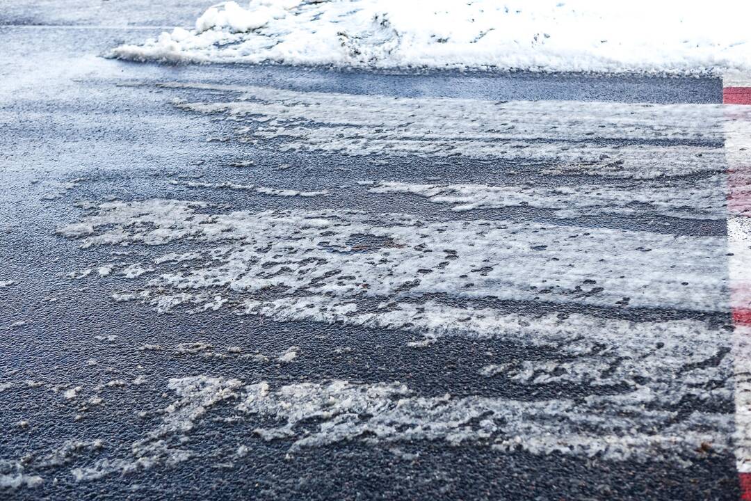 Kauno gatvėse slidu