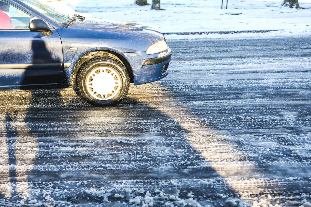 Kauno gatvėse slidu