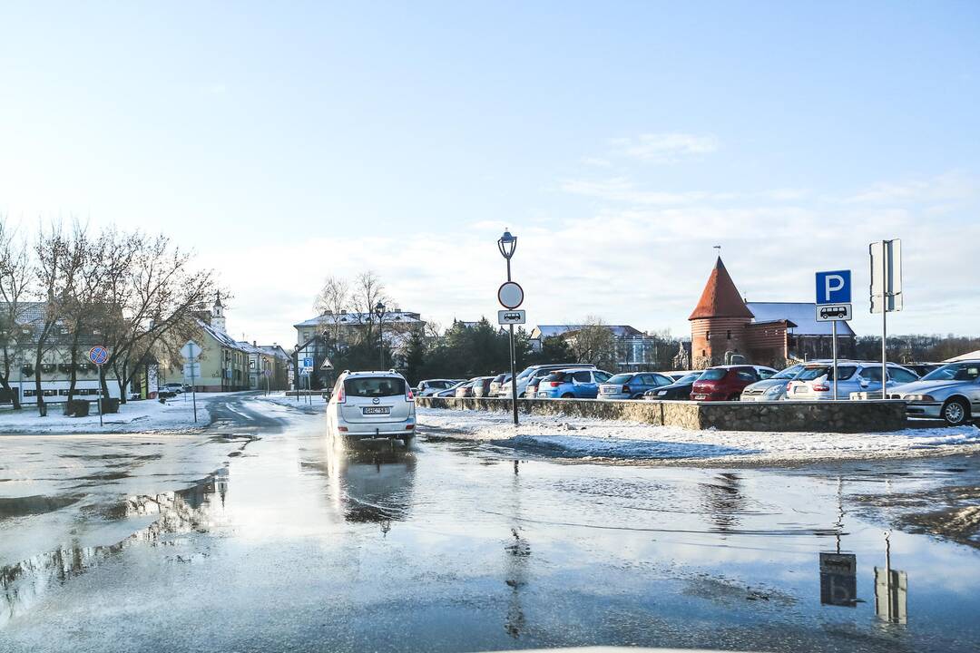 Kauno gatvėse slidu