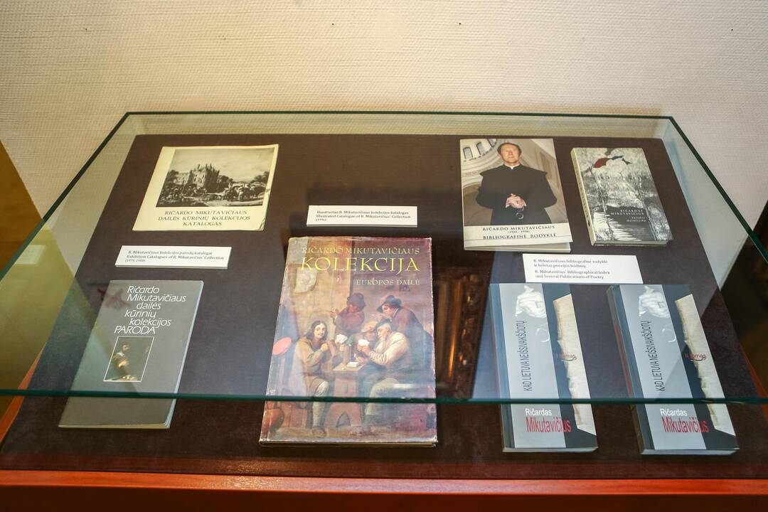 R. Mikutavičiaus kolekcijos parodos atidarymas