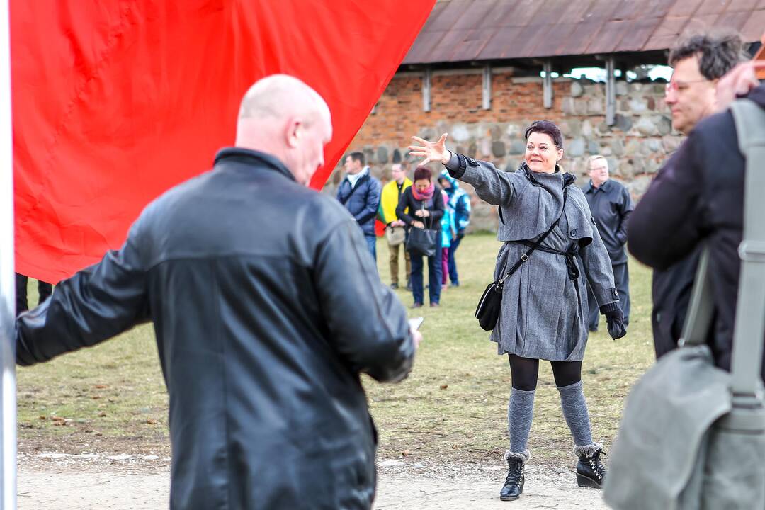 Istorinę Lietuvos valstybės vėliavą iškėlė kauniečiai
