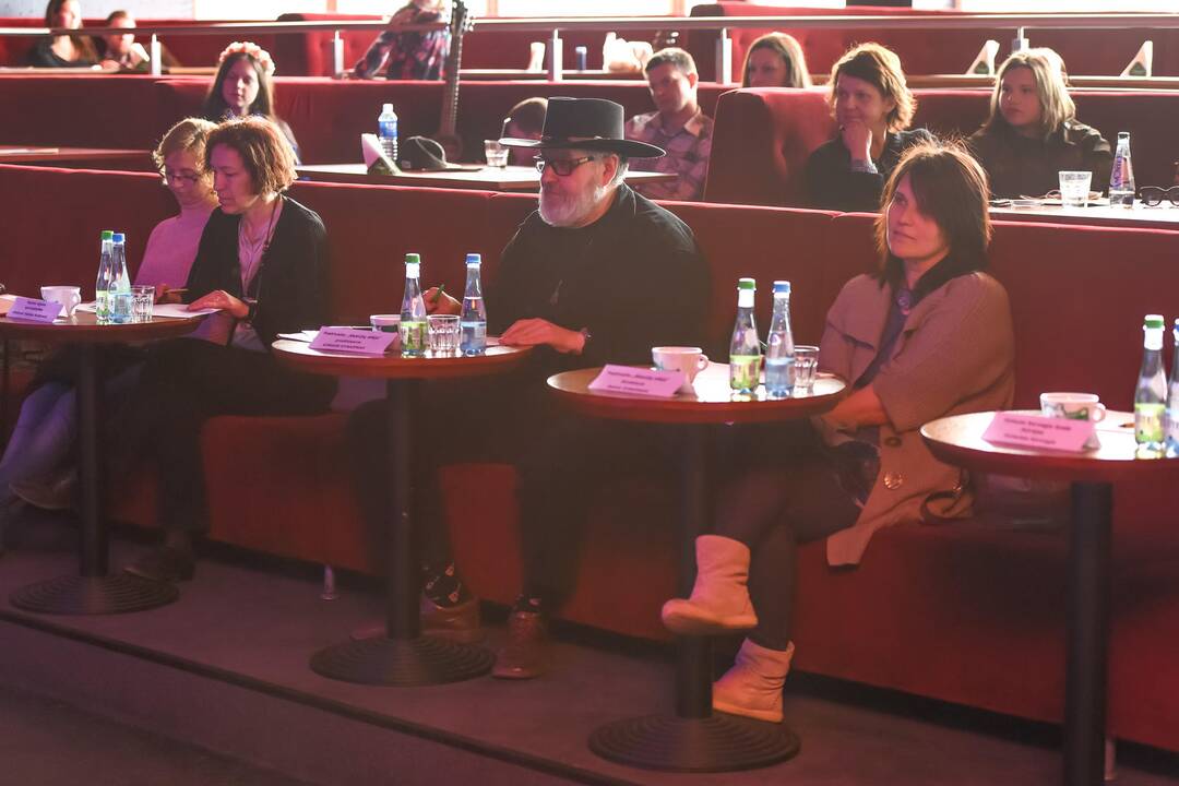 Dainuojamosios poezijos konkursas „Mažoji akacija 2015“