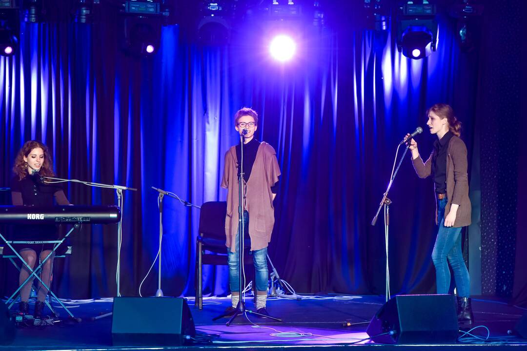 Dainuojamosios poezijos konkursas „Mažoji akacija 2015“