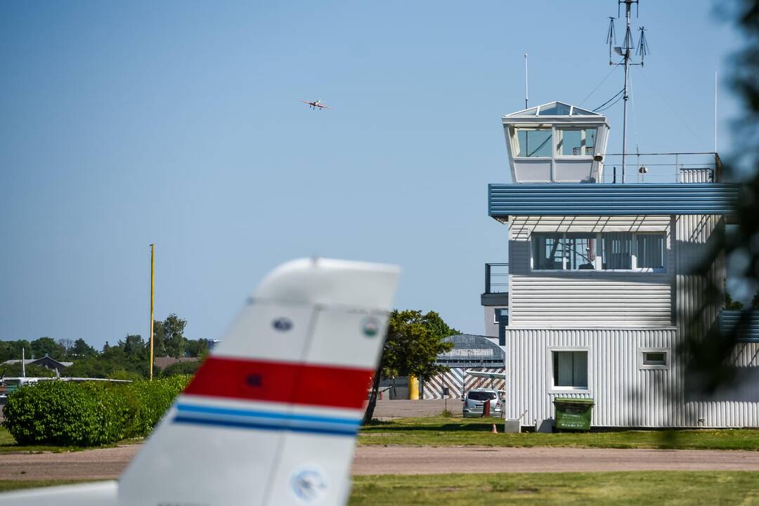 S. Dariaus ir S. Girėno aerodrome skraido akrobatiniai lėktuvai