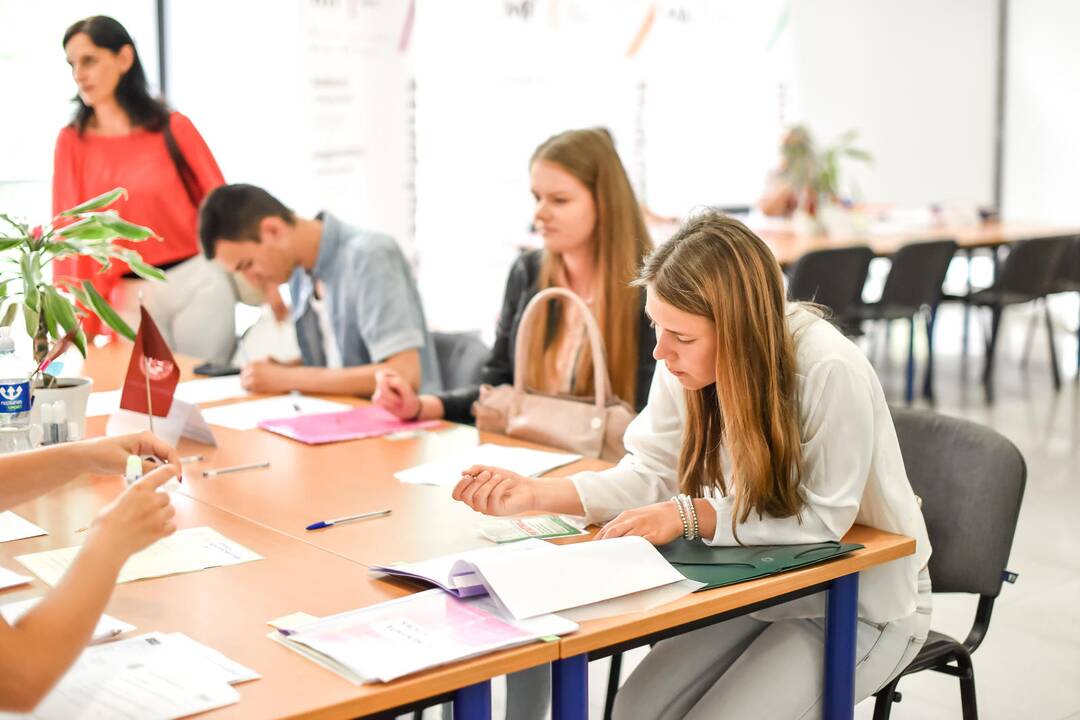 Studijų sutarčių pasirašymas VDU ir KTU