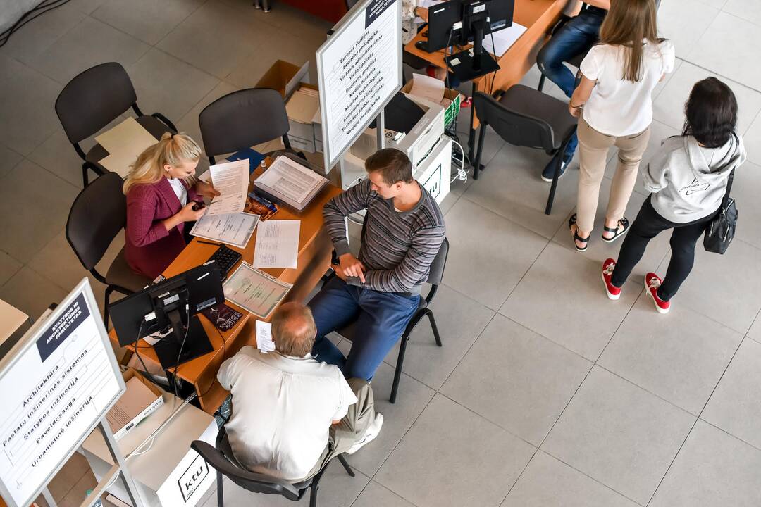 Studijų sutarčių pasirašymas VDU ir KTU