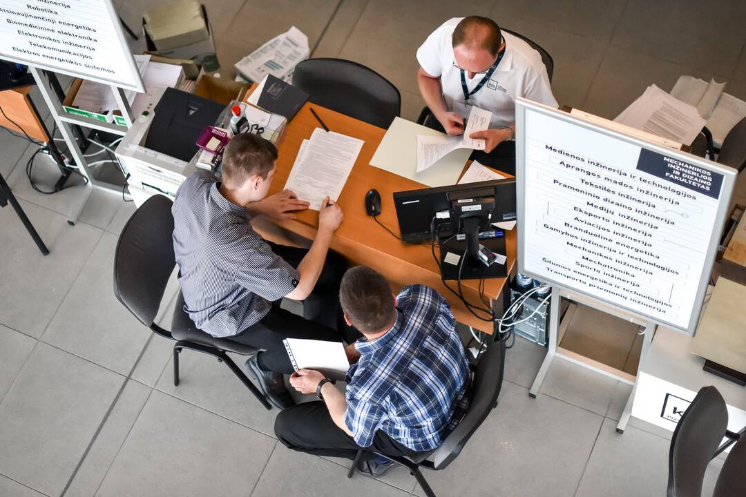 Studijų sutarčių pasirašymas VDU ir KTU