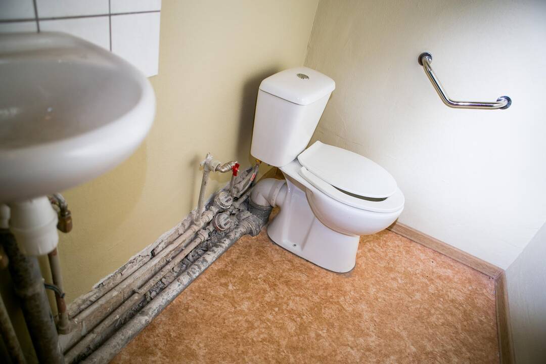 Bendruomenės centras skęsta fekalijose
