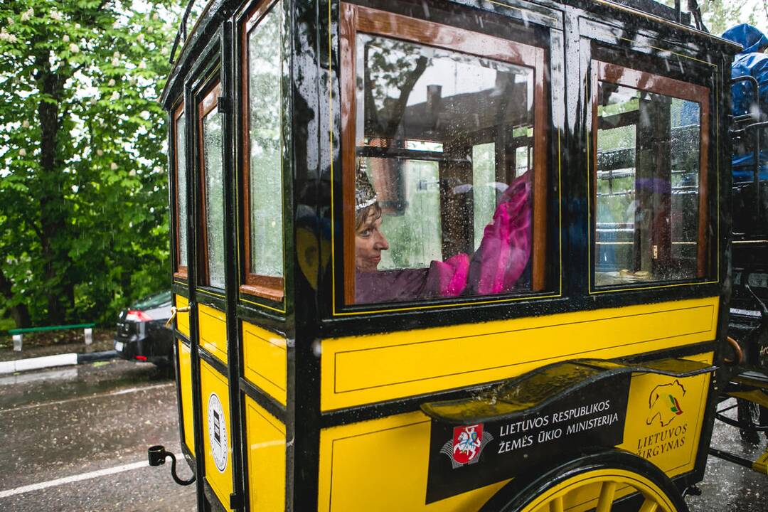 Į Turžėnus atriedėjo pašto karieta