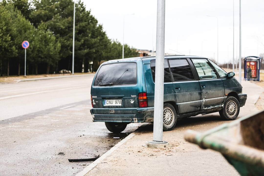Avarija Baltų prospekte Kaune
