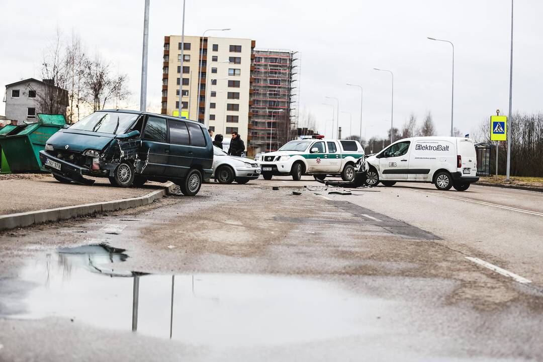 Avarija Baltų prospekte Kaune