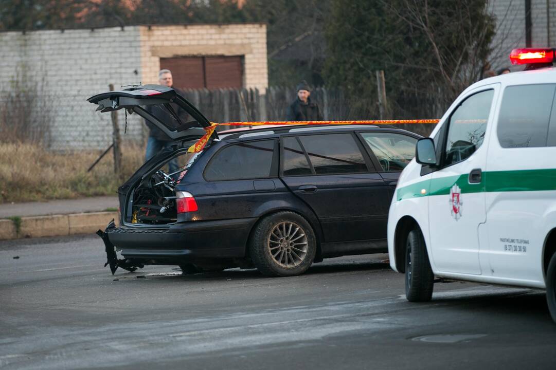 Kaune antradienio rytą susidūrė du automobiliai