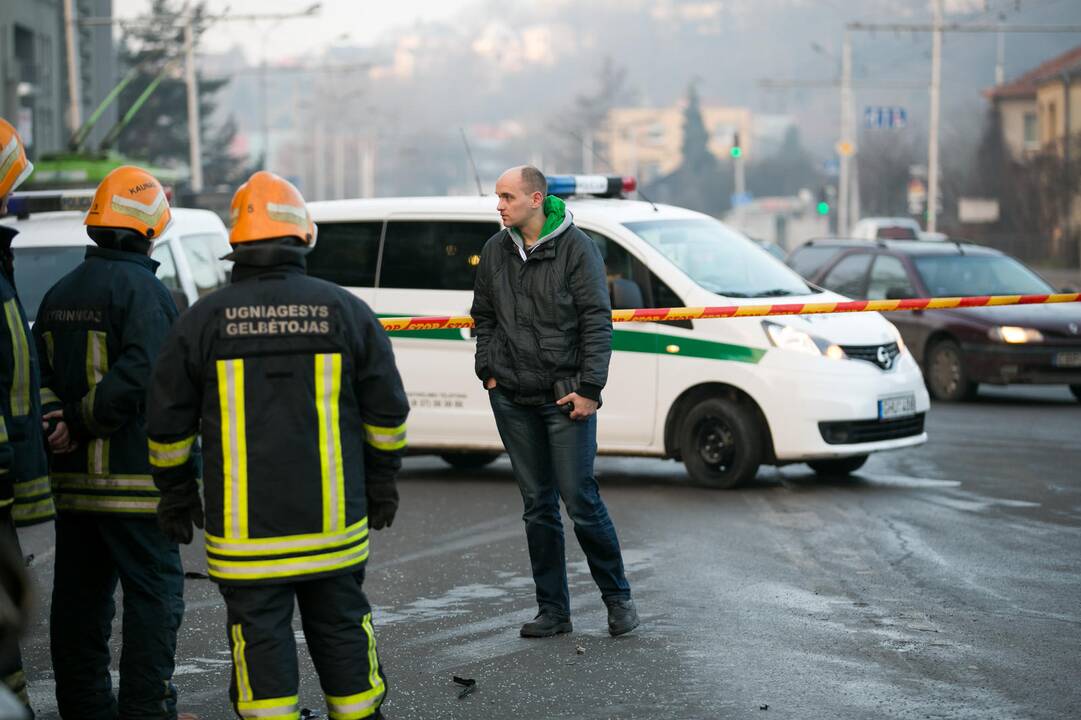 Kaune antradienio rytą susidūrė du automobiliai