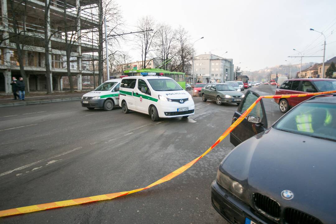 Kaune antradienio rytą susidūrė du automobiliai