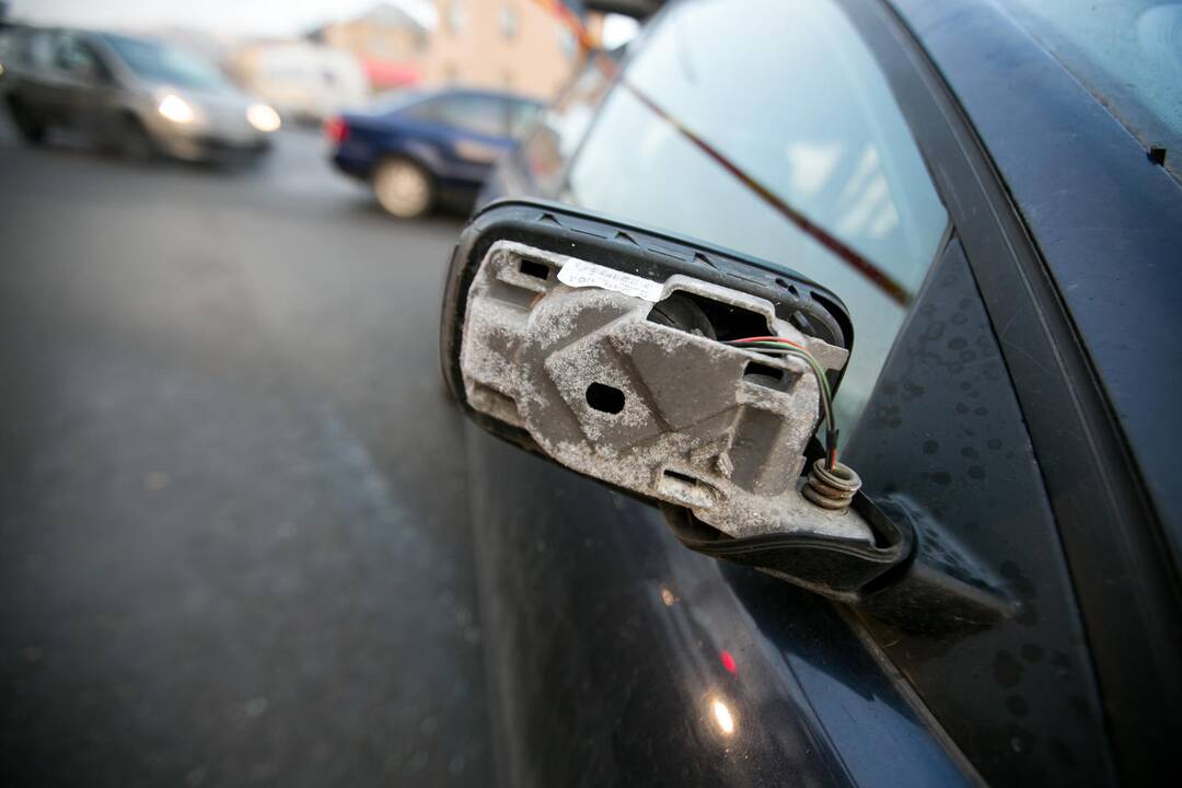 Kaune antradienio rytą susidūrė du automobiliai
