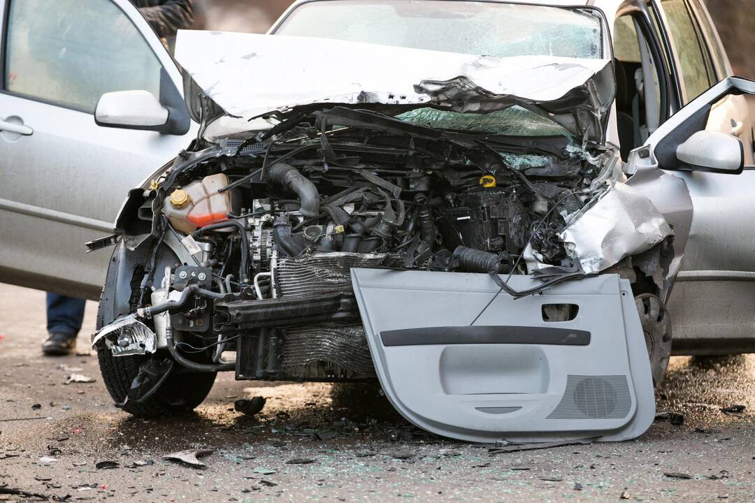 Kaune antradienio rytą susidūrė du automobiliai