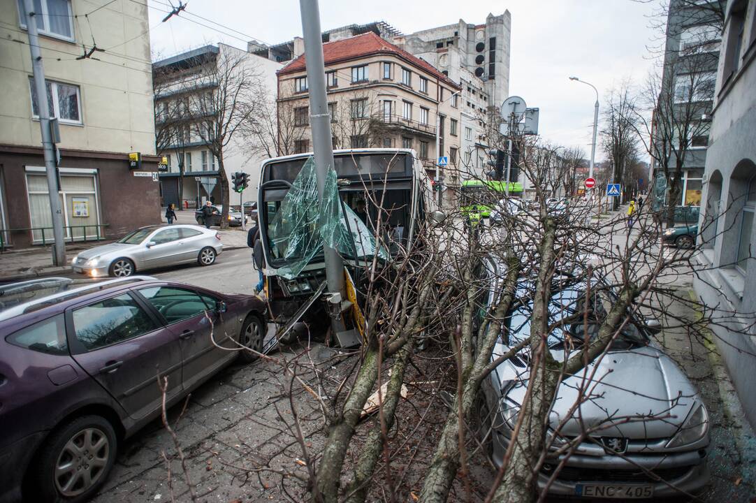 Avarija Kęstučio ir Mickevičiaus gatvių sankryžoje