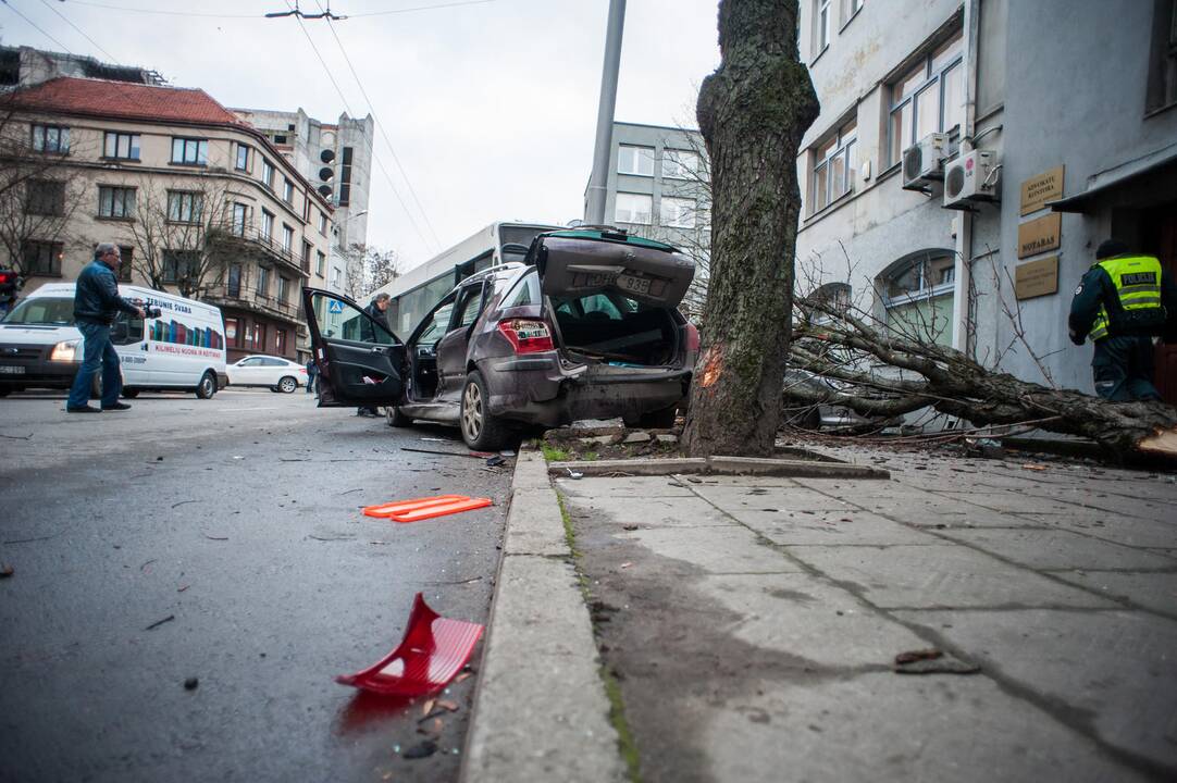 Avarija Kęstučio ir Mickevičiaus gatvių sankryžoje