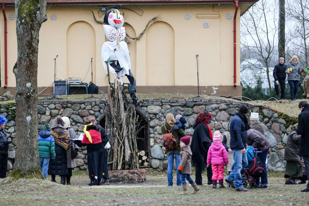 Užgavėnių šventė VDU Kauno botanikos sode