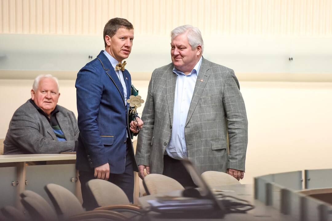 Tarybos posėdis 2015-04-30