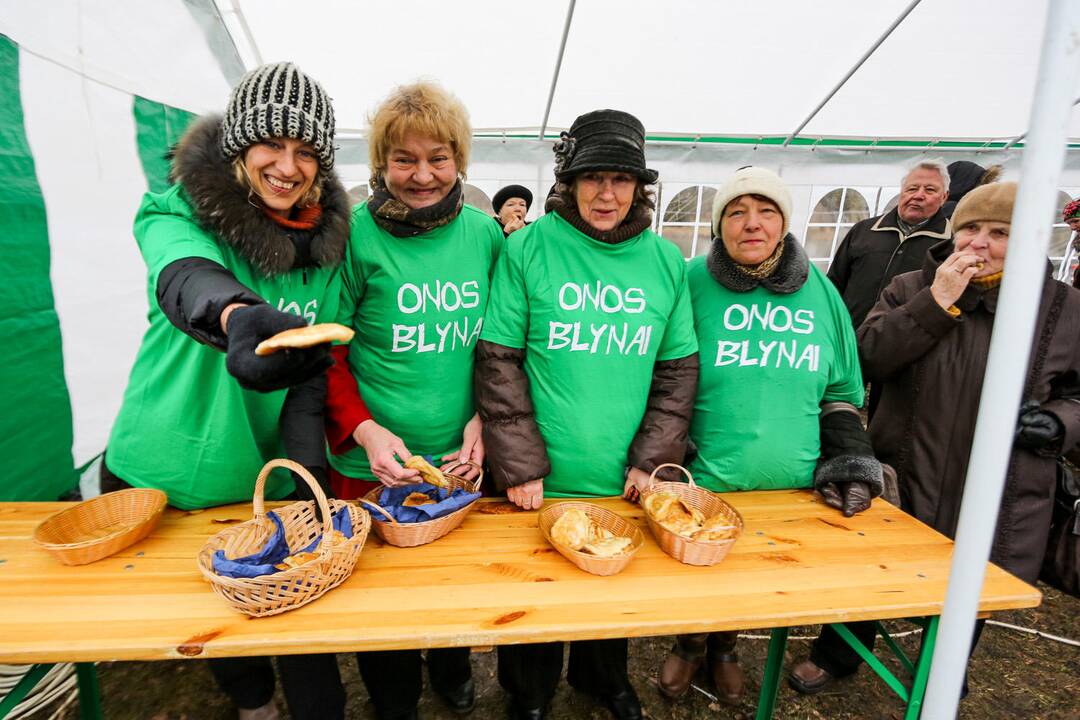 Užgavėnių šventė VDU Kauno botanikos sode